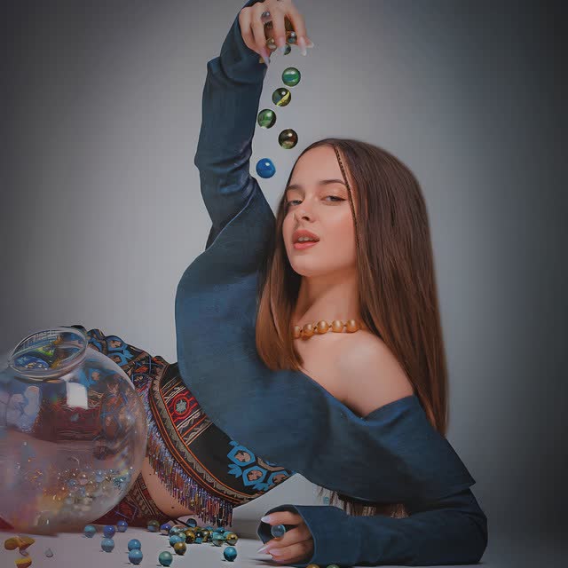 Melis Kar - Hasta [Vivaturkiye.eu]